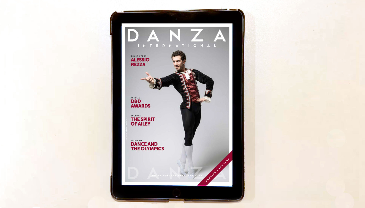 Hai voglia di sfogliare il nuovo numero? in edicola e sulla app, in italiano e in inglese