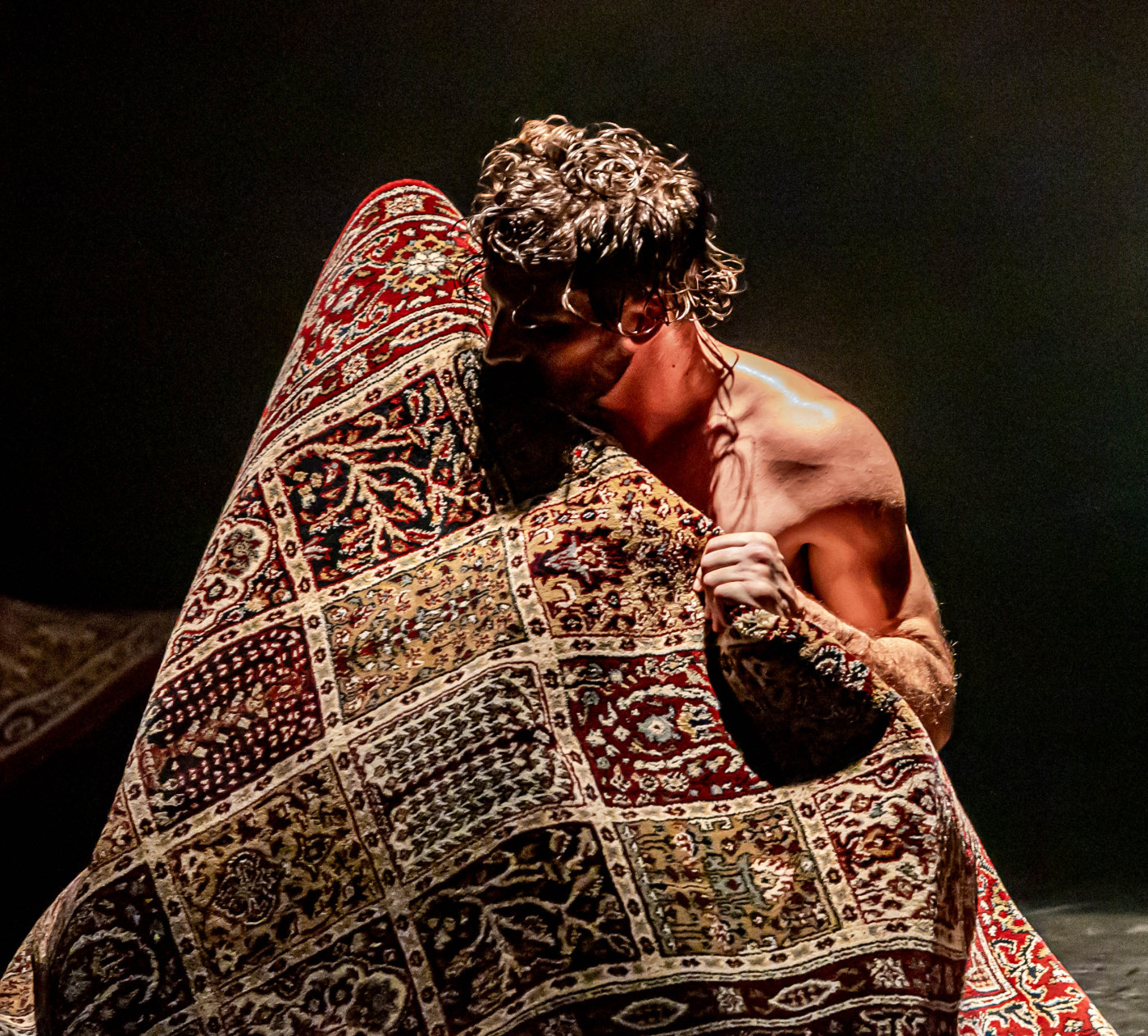 IFunamboli in scena a Parigi con "De Homine"